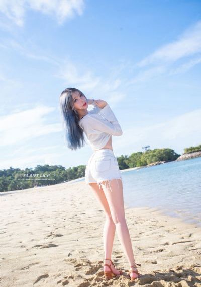女人扒开给男生摸打扑克_影视大全视频